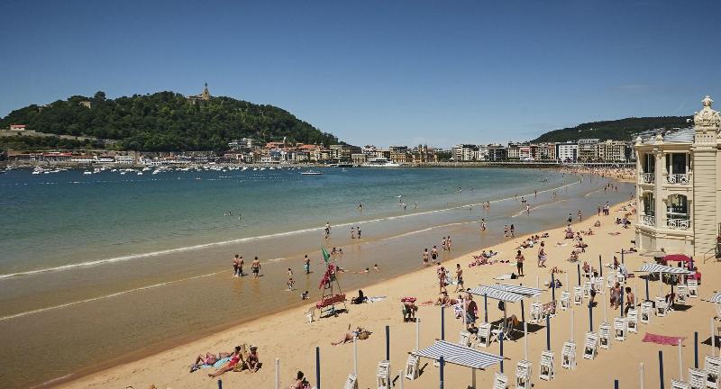 Legazpi Doce Rooms & Suites