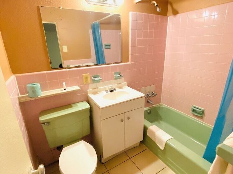 فندق على الطريق Ac Suites