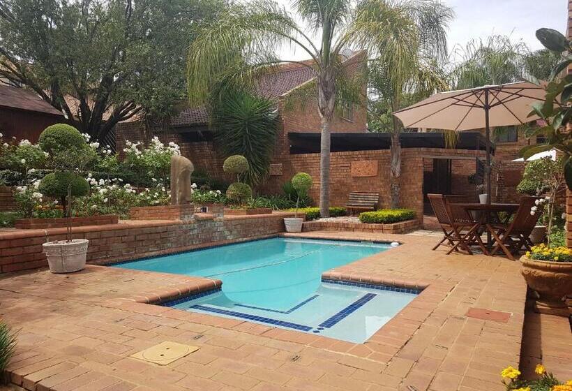 Pension Chateau Vue Guesthouse