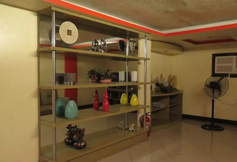 ペンション Iloilo Budget Inn   Valeria