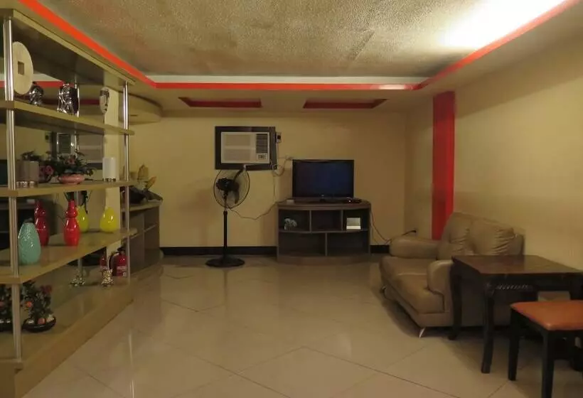 ペンション Iloilo Budget Inn   Valeria