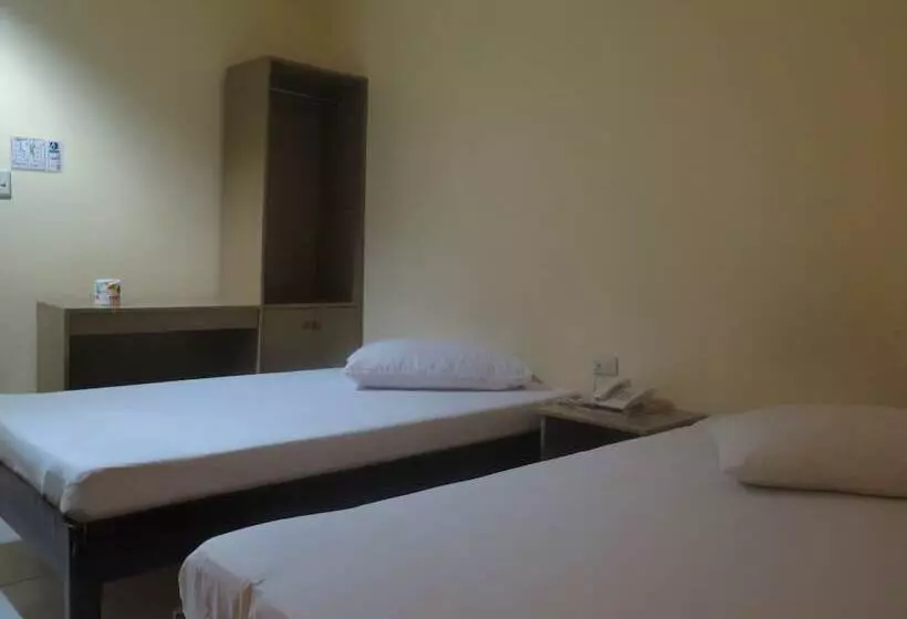 ペンション Iloilo Budget Inn   Valeria
