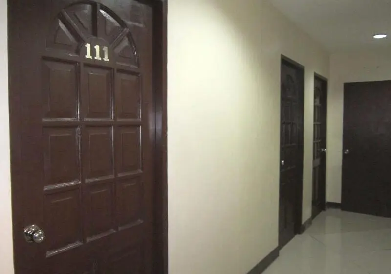 ペンション Iloilo Budget Inn Valeria