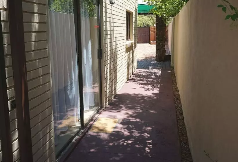 ペンション Mckala Guesthouse