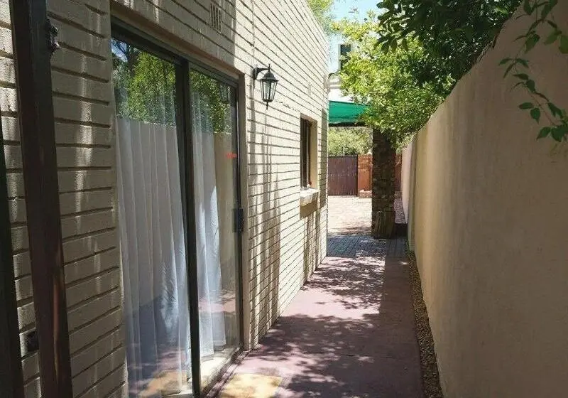 ペンション Mckala Guesthouse