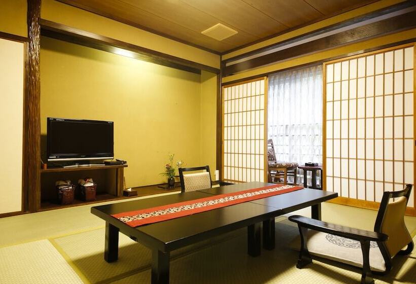 Ryokan Yuraku Kinosaki Spa & Gardens