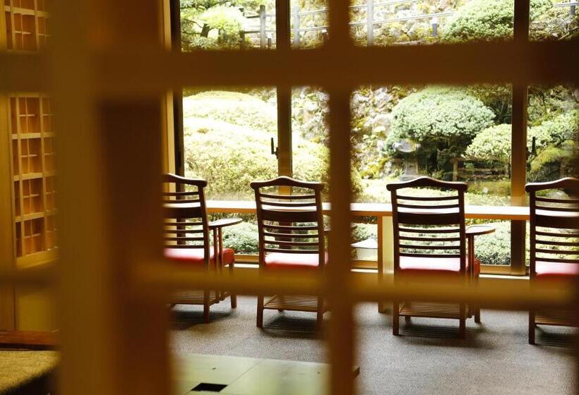 Ryokan Yuraku Kinosaki Spa & Gardens