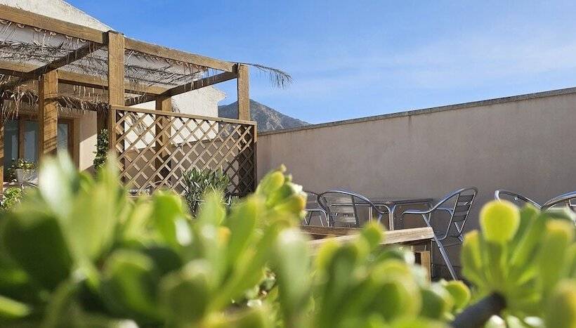 호스텔 El Jardin De Las Eras