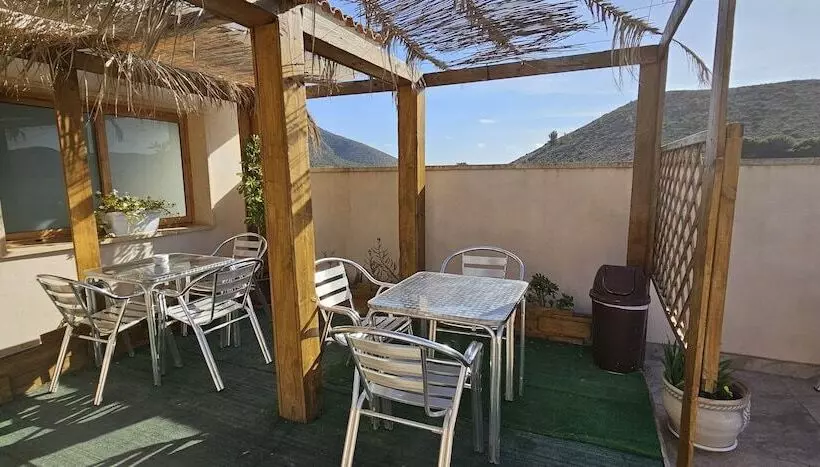 ユースホステル El Jardin De Las Eras