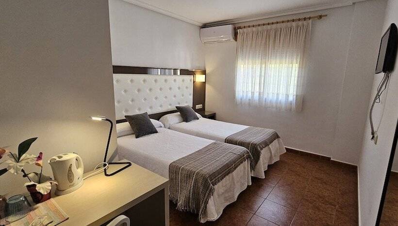 호스텔 El Jardin De Las Eras