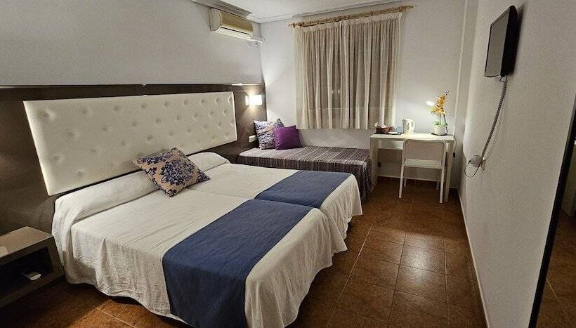 호스텔 El Jardin De Las Eras