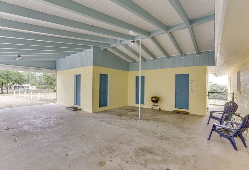 Beachfront Alligator Point Retreat: Steps To Sand!