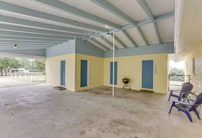 Beachfront Alligator Point Retreat: Steps To Sand!