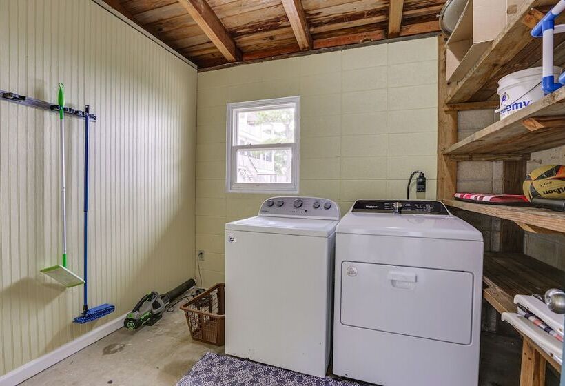 Beachfront Alligator Point Retreat: Steps To Sand!