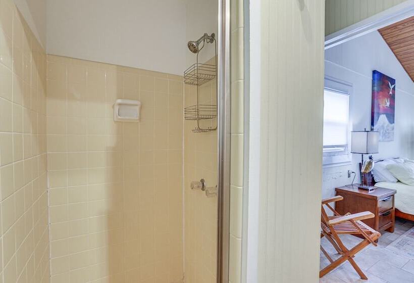 Beachfront Alligator Point Retreat: Steps To Sand!