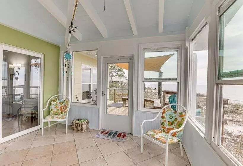 Beachfront Alligator Point Retreat: Steps To Sand!