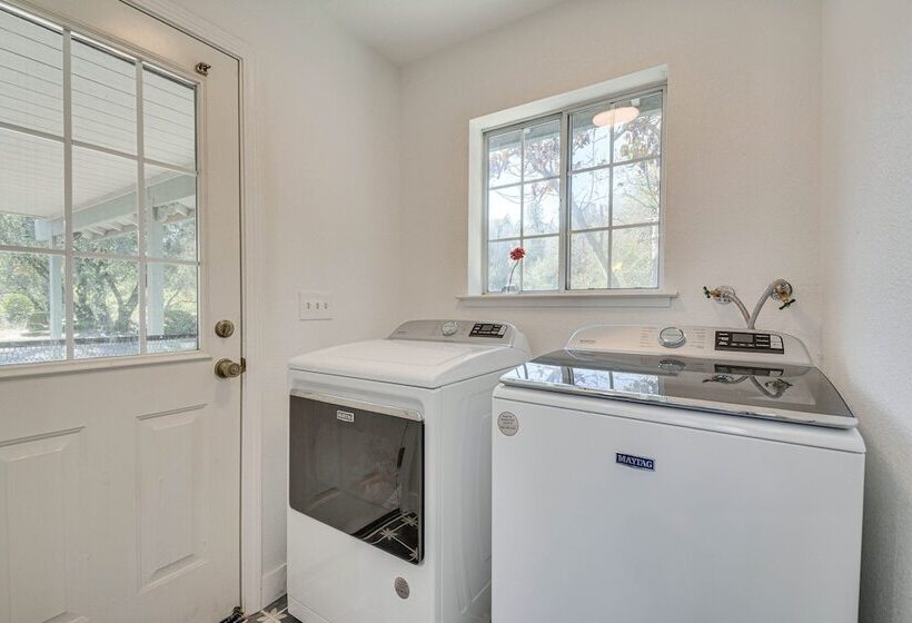 Bright + Cozy Mariposa Getaway: 46 Mi To Yosemite!