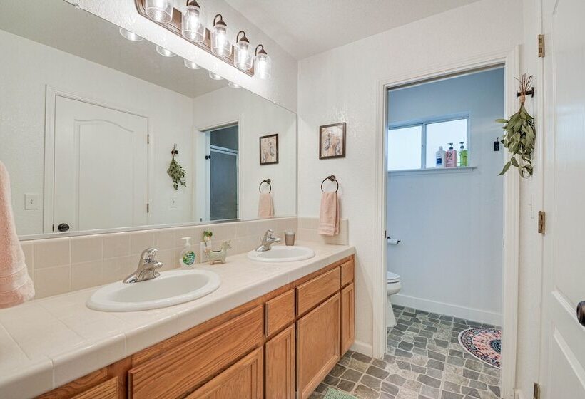 Bright + Cozy Mariposa Getaway: 46 Mi To Yosemite!