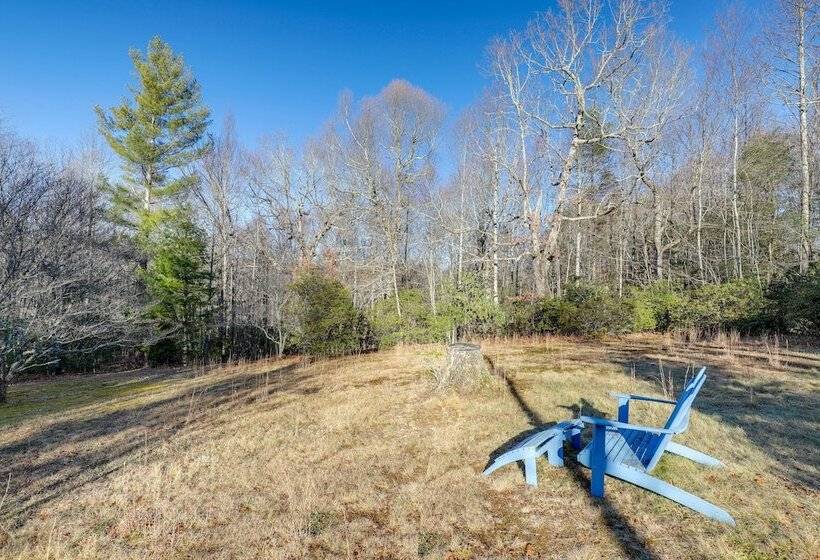 Burnsville Cabin W/ Deck & Trails   Dog Friendly!