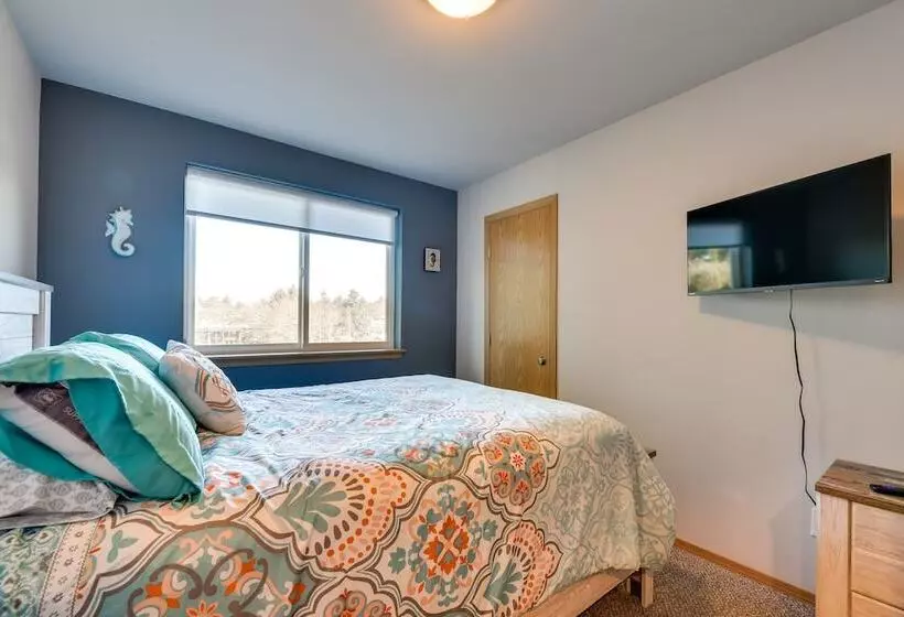 Canal Front Home In Ocean Shores W/ Dock & Views!