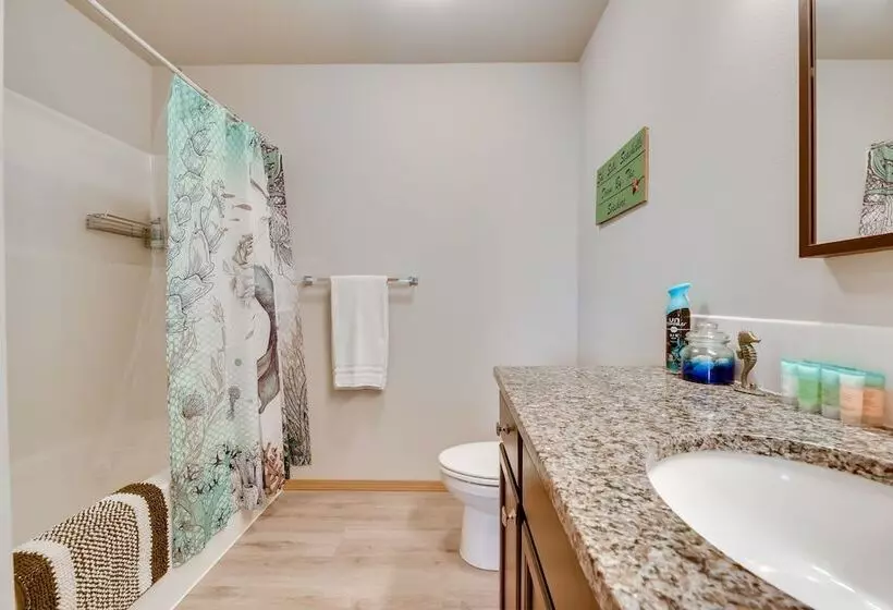 Canal Front Home In Ocean Shores W/ Dock & Views!