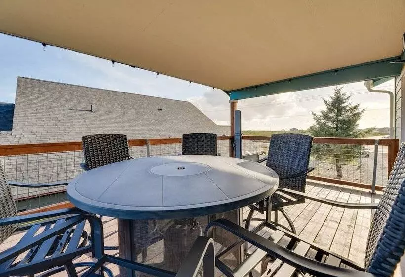 Canal Front Home In Ocean Shores W/ Dock & Views!