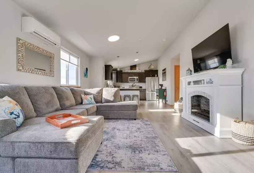 Canal Front Home In Ocean Shores W/ Dock & Views!