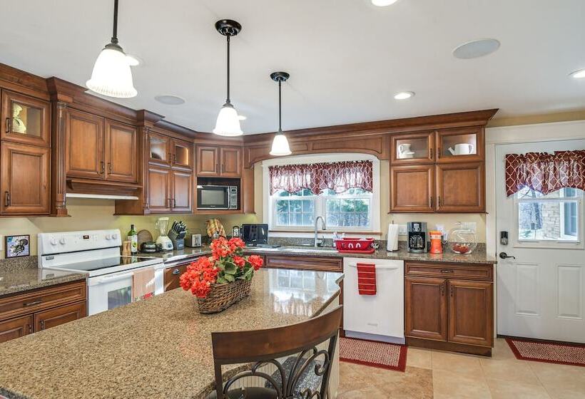 Charming Manchester Retreat W/ Patio & Fireplace!