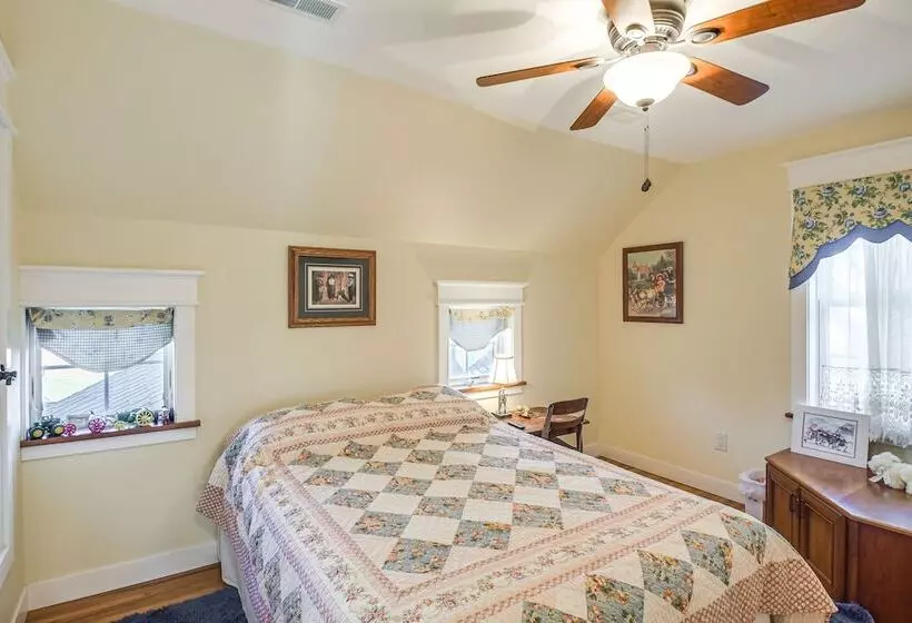 Charming Manchester Retreat W/ Patio & Fireplace!