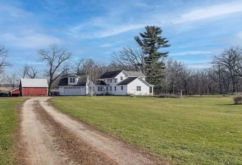 Charming Manchester Retreat W/ Patio & Fireplace!