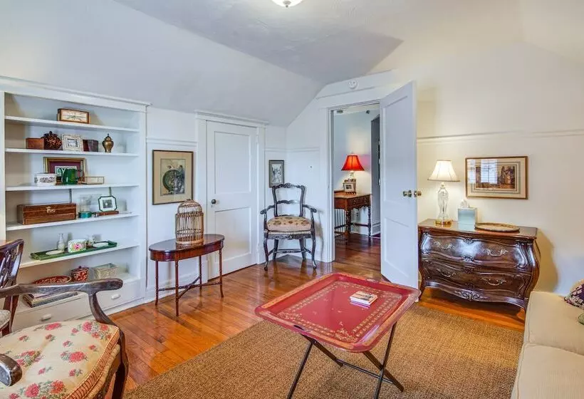 Charming & Spacious Olean Home W/ 2 Fireplaces