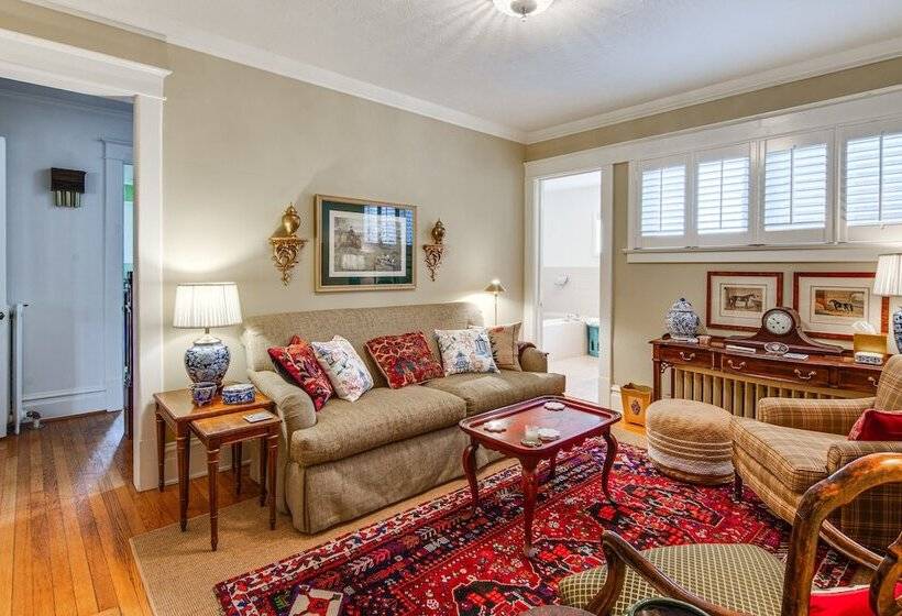 Charming & Spacious Olean Home W/ 2 Fireplaces