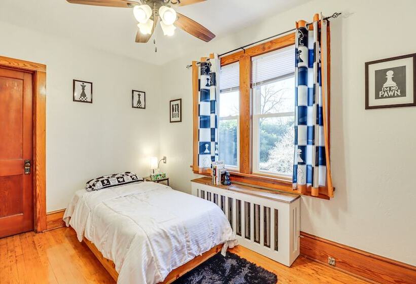 Charming Tannersville Home W/ Fire Pit + Deck!