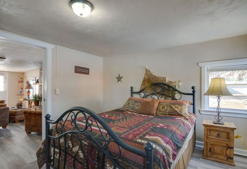 Downtown Del Norte Home Near Hiking & Fishing!