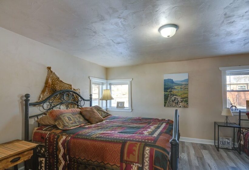 Downtown Del Norte Home Near Hiking & Fishing!