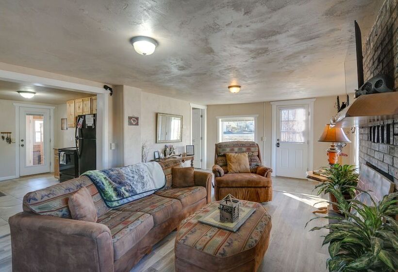 Downtown Del Norte Home Near Hiking & Fishing!