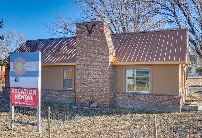 Downtown Del Norte Home Near Hiking & Fishing!