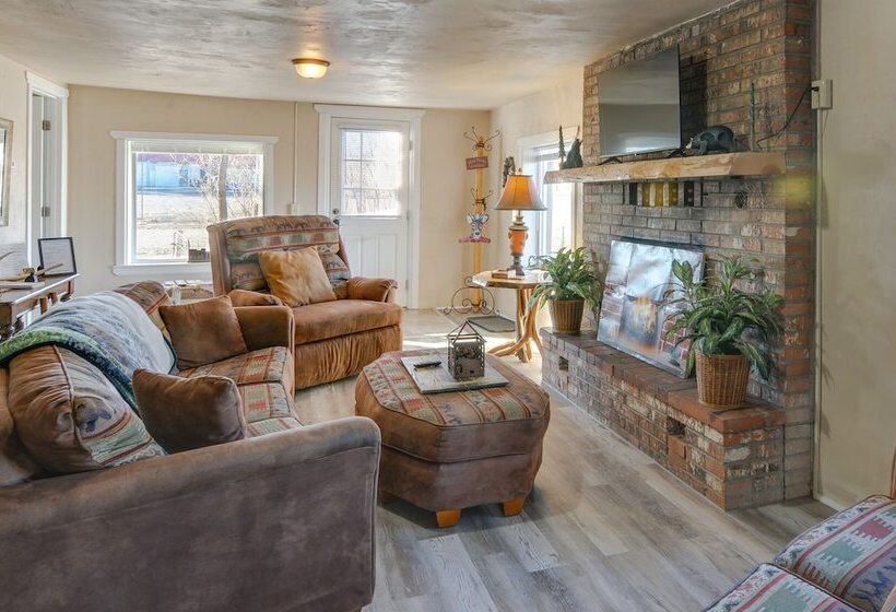 Downtown Del Norte Home Near Hiking & Fishing!