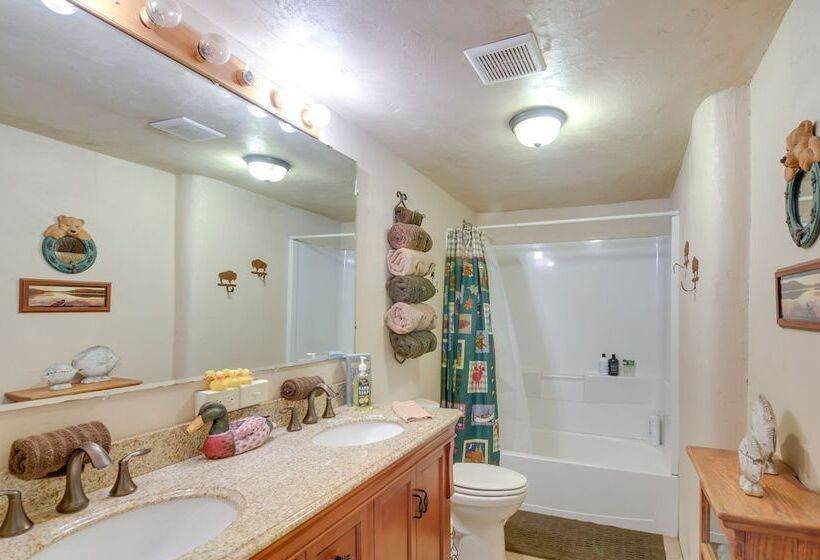 Downtown Del Norte Home Near Hiking & Fishing!