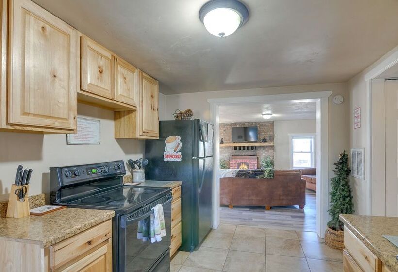 Downtown Del Norte Home Near Hiking & Fishing!