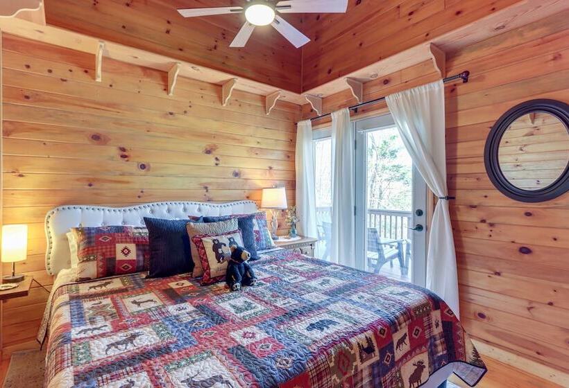 Family Friendly Ellijay Cabin W/ Studio & Mtn View