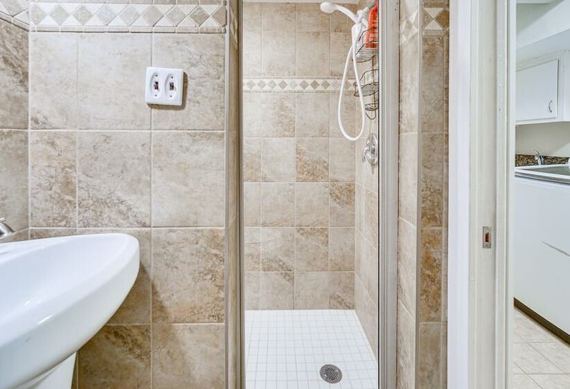 Family Friendly Bloomfield Hills Home W/ Patio!