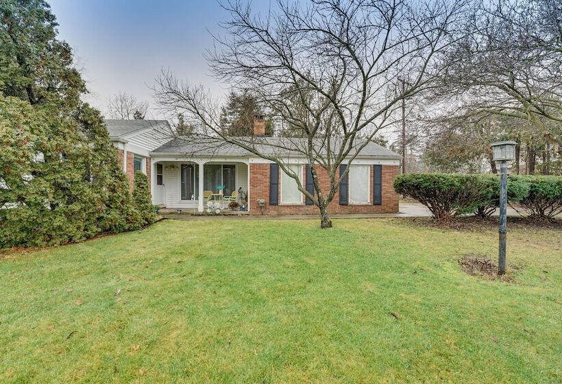 Family Friendly Bloomfield Hills Home W/ Patio!