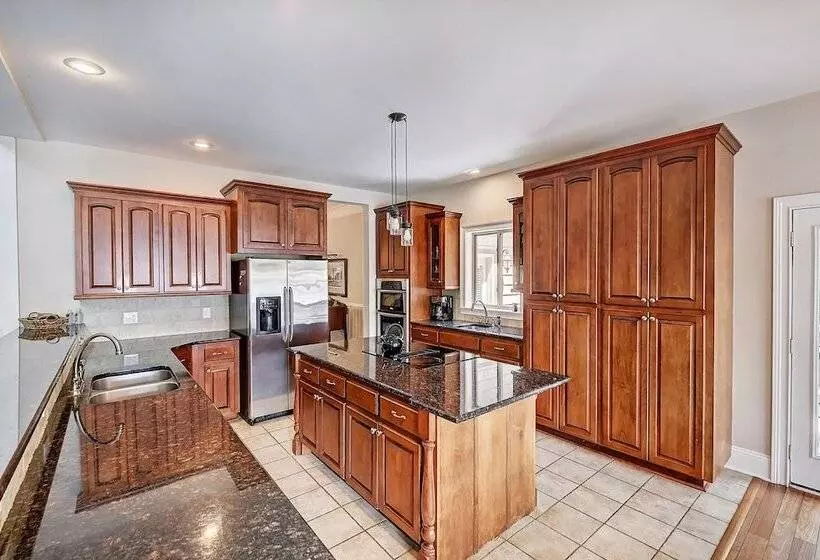 Family Lake House Retreat By Avantstay Sleeps 28