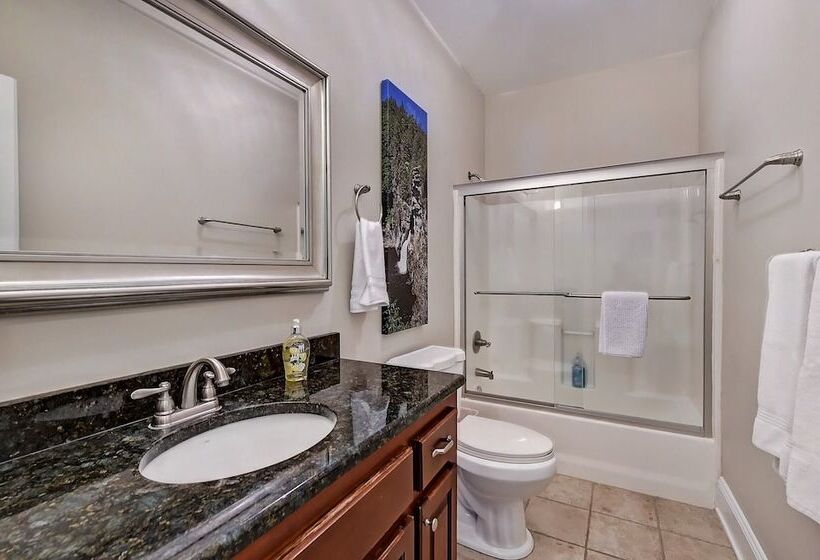 Family Lake House Retreat By Avantstay Sleeps 28