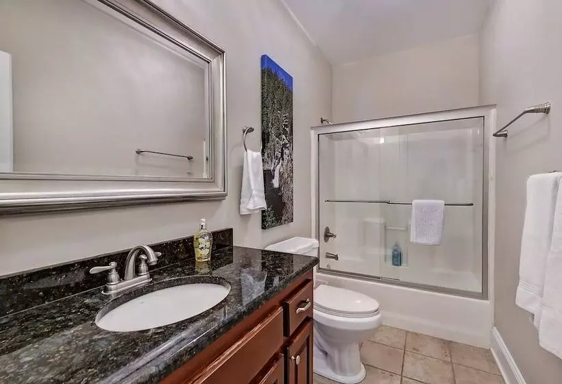 Family Lake House Retreat By Avantstay Sleeps 28