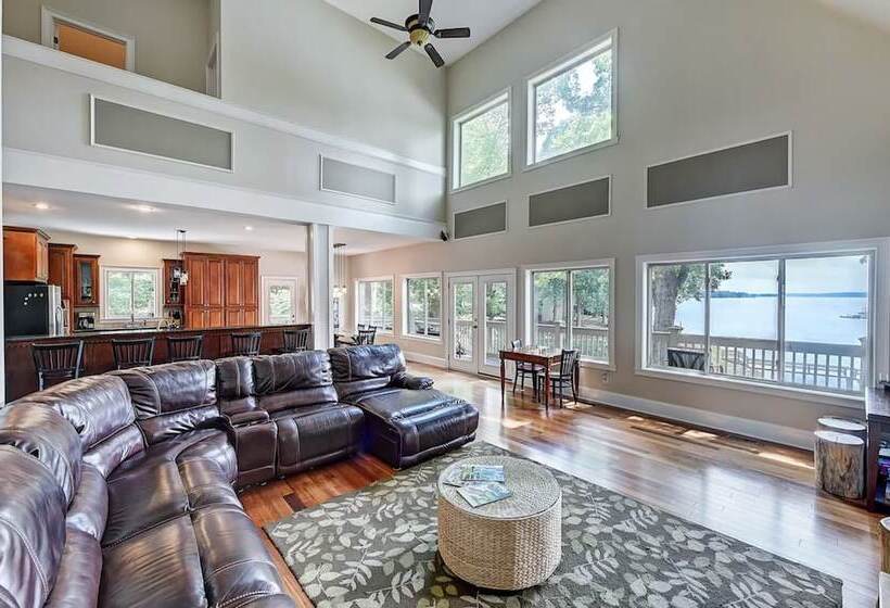 Family Lake House Retreat By Avantstay Sleeps 28