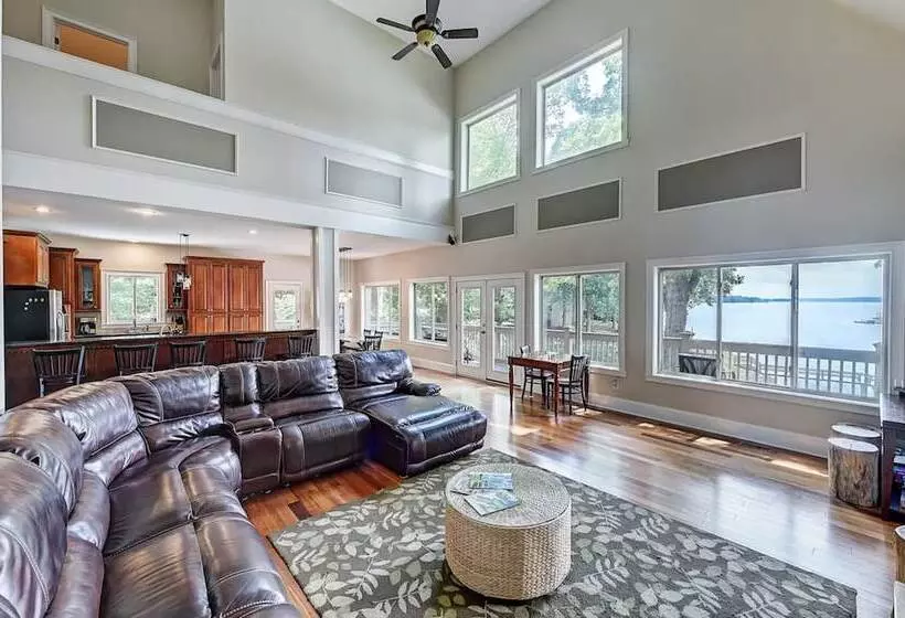 Family Lake House Retreat By Avantstay Sleeps 28