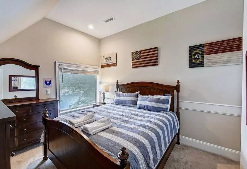 Family Lake House Retreat By Avantstay Sleeps 28