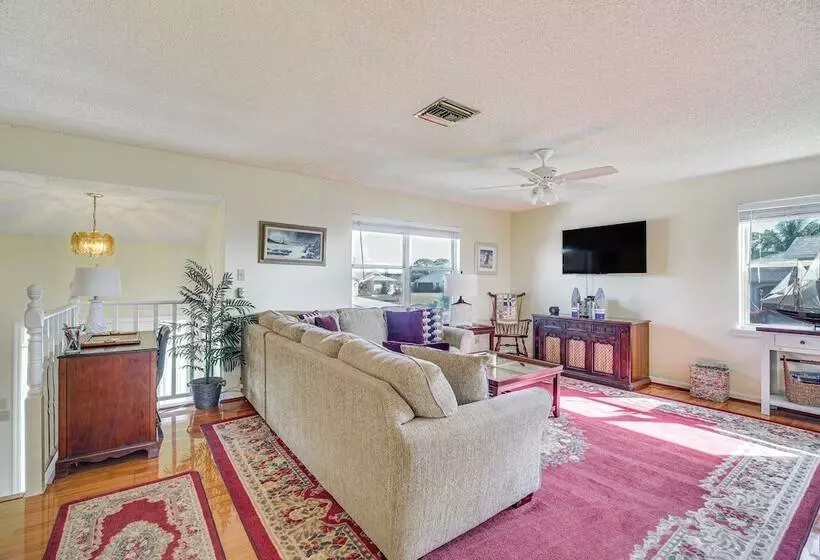 Sebastian Home W/ Large Deck Near Golfing & Beach